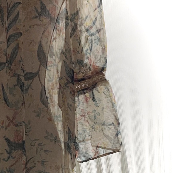 Sheer Floral Top - Picture 5 of 5